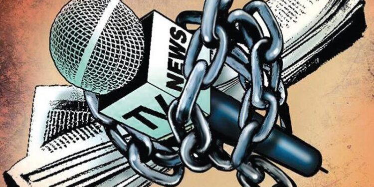 Türkiye’de bir yılda 273 gazeteci yargılandı!