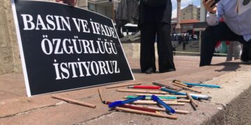 Gazeteciler Bilge Aksu ve Mehmet Uçar tutuklandı