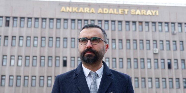 Alican Uludağ: Türkiye’de gazetecilik, bir halkla ilişkiler faaliyetine dönüştürüldü